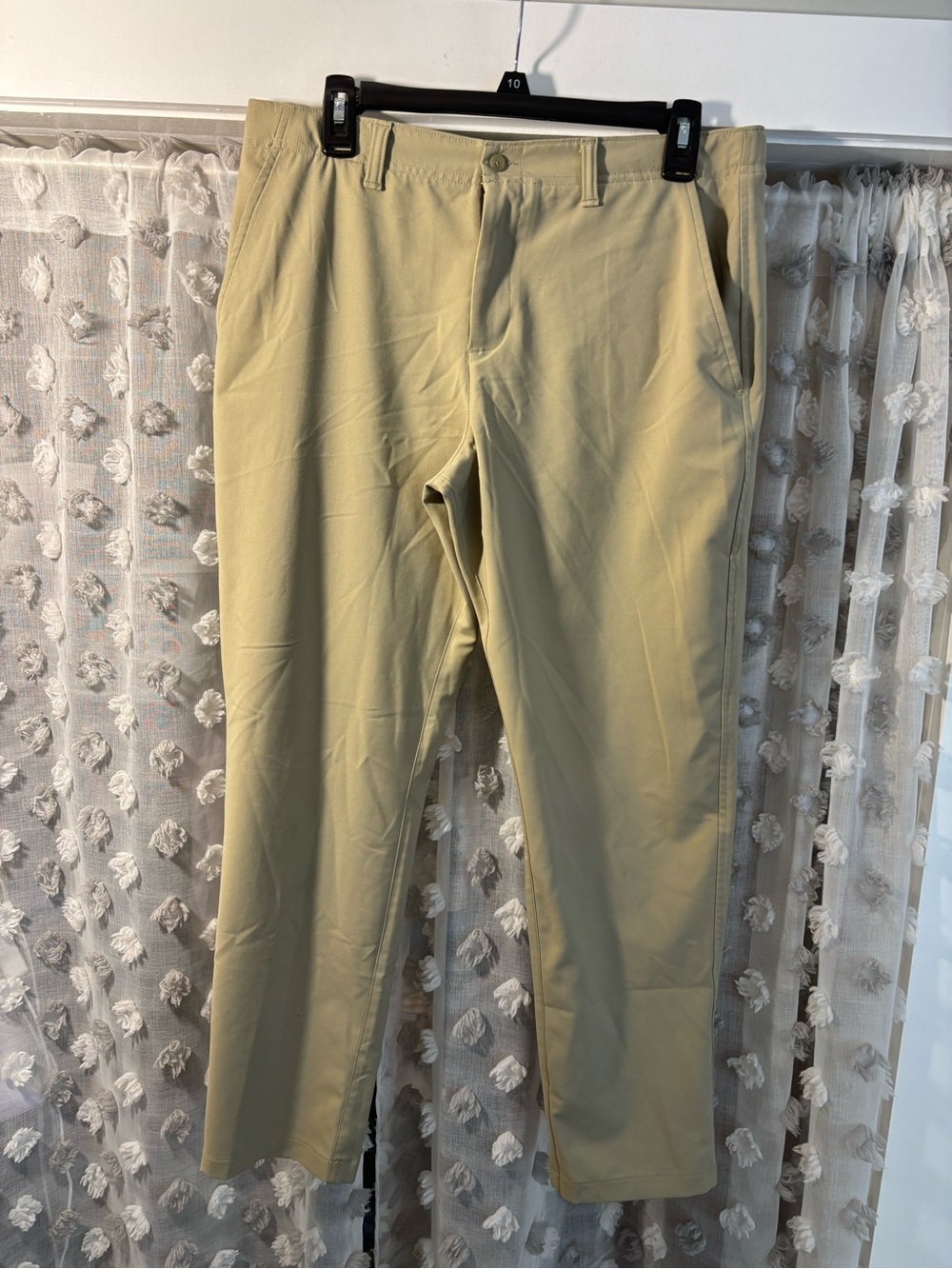 Under Armour Men's Chinos in Light Khaki
